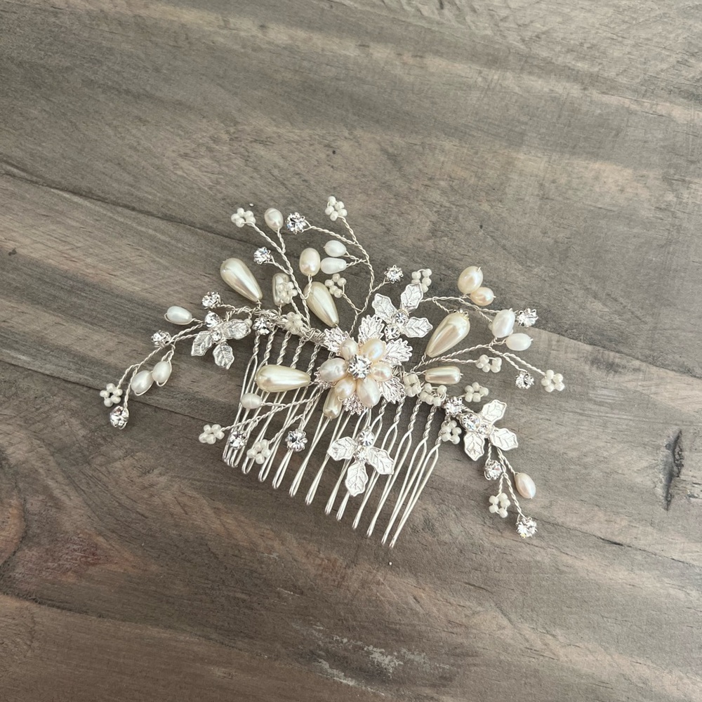 Crystal and Pearl Hair Comb